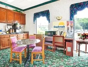 Super 8 By Wyndham Nashville Near Downtown / I-40 